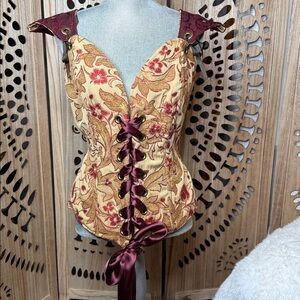 Elegant Floral Lace-Up Corset